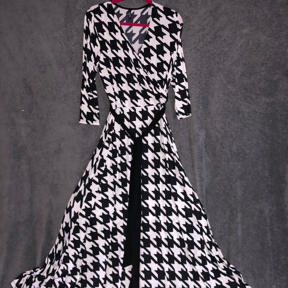 Forever 21 Dresses & Skirts - 📿FOREVER21+ Black/White Maxi Dress